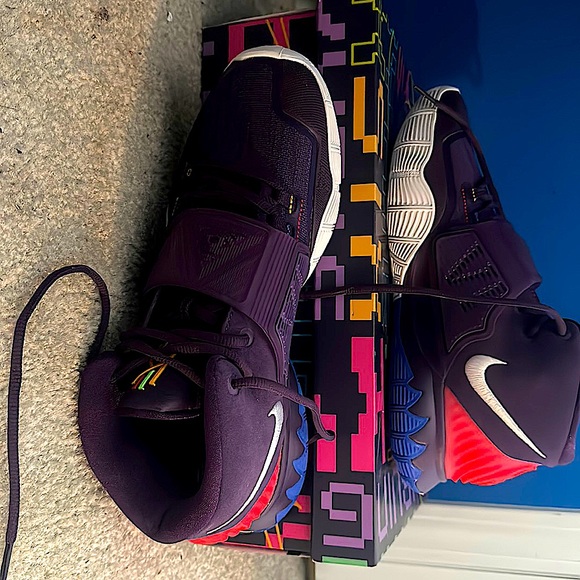 Never worn Kyrie 6s (Enlightenment) - Picture 1 of 4